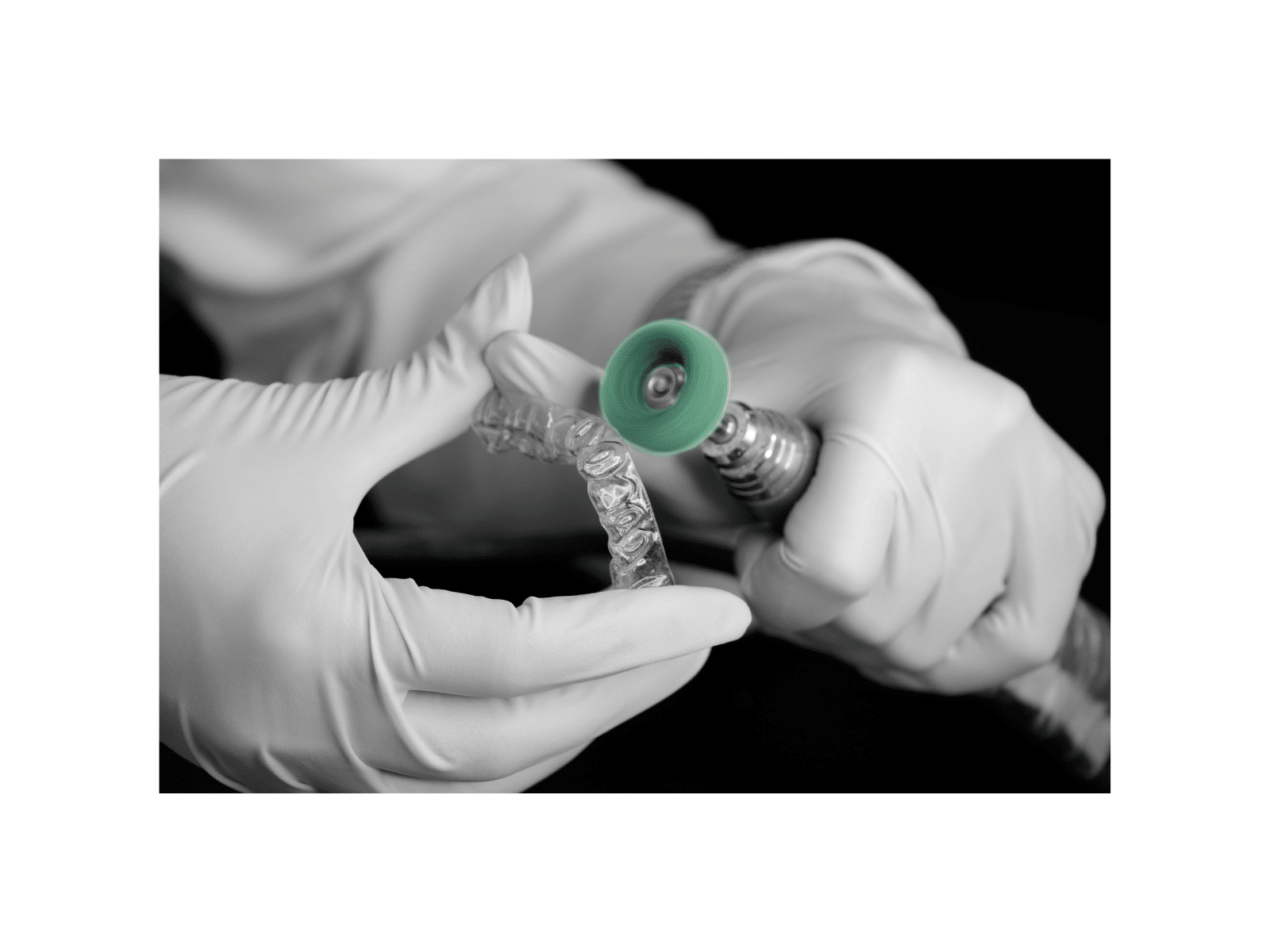 Finition manuelle et contrôle final d'un aligneur